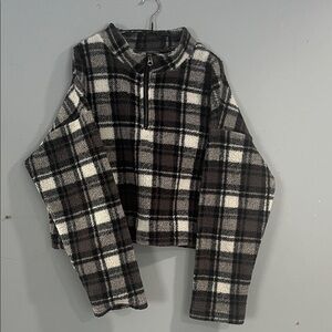 Woman’s Love Tree Black and White Fleece 1/4 Zip Medium